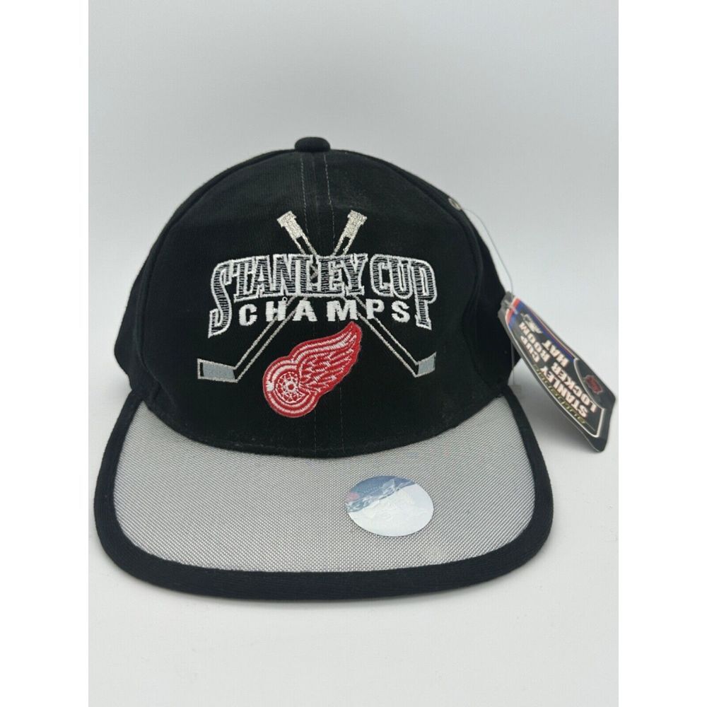 Vintage NWT Detroit Red Wings 1998 Stanley Cup Champs‎ Locker Room Starter Hat